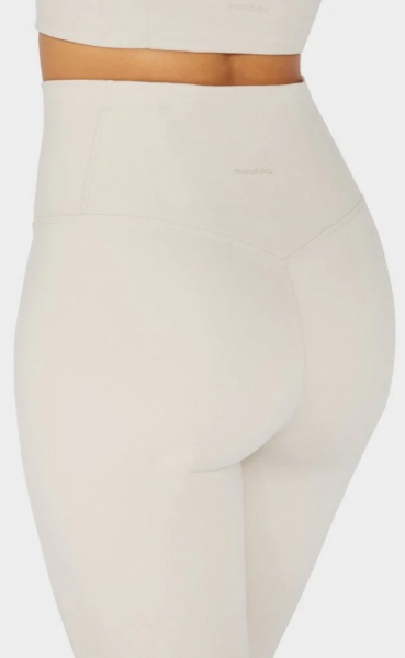 Manduka Essence Legging - Sand - 4