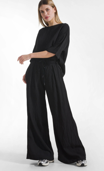 Crinkled Fluid Pants - Black