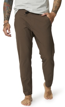 Manduka CNTR Pant dark Earth