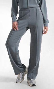 Smooth Pintuck Pants