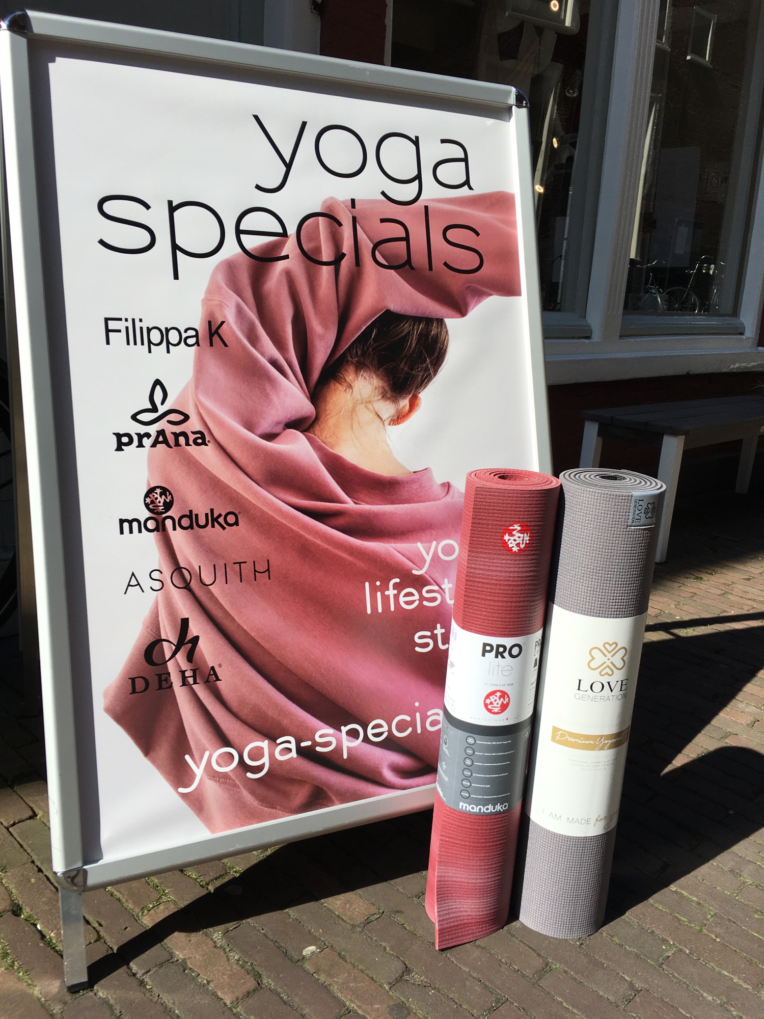 Tram Seminarie Hoelahoep Yoga Specials Leiden - de yoga winkel van Leiden - Yoga Specials